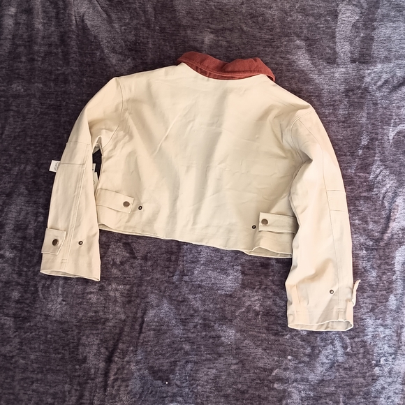 NWT No Boundaries Cropped Beige/Brown Collared Zip Jacket Womens size: S(4-6) - Picture 6 of 15